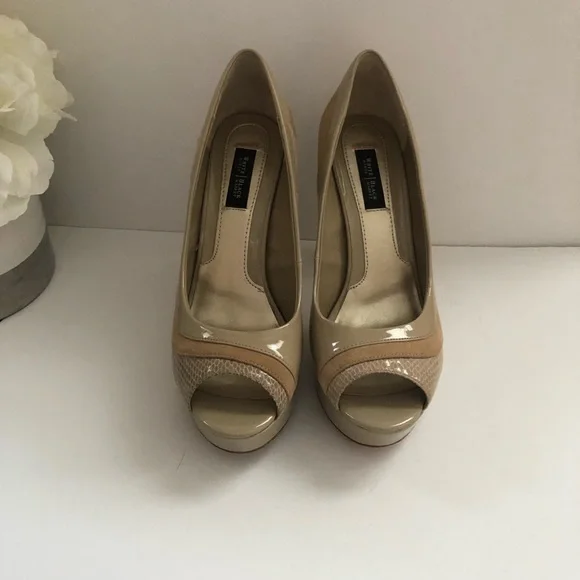 White House black market peep toe heel shoe size 7.5 - 8 women’s tan. - Picture 2 of 6